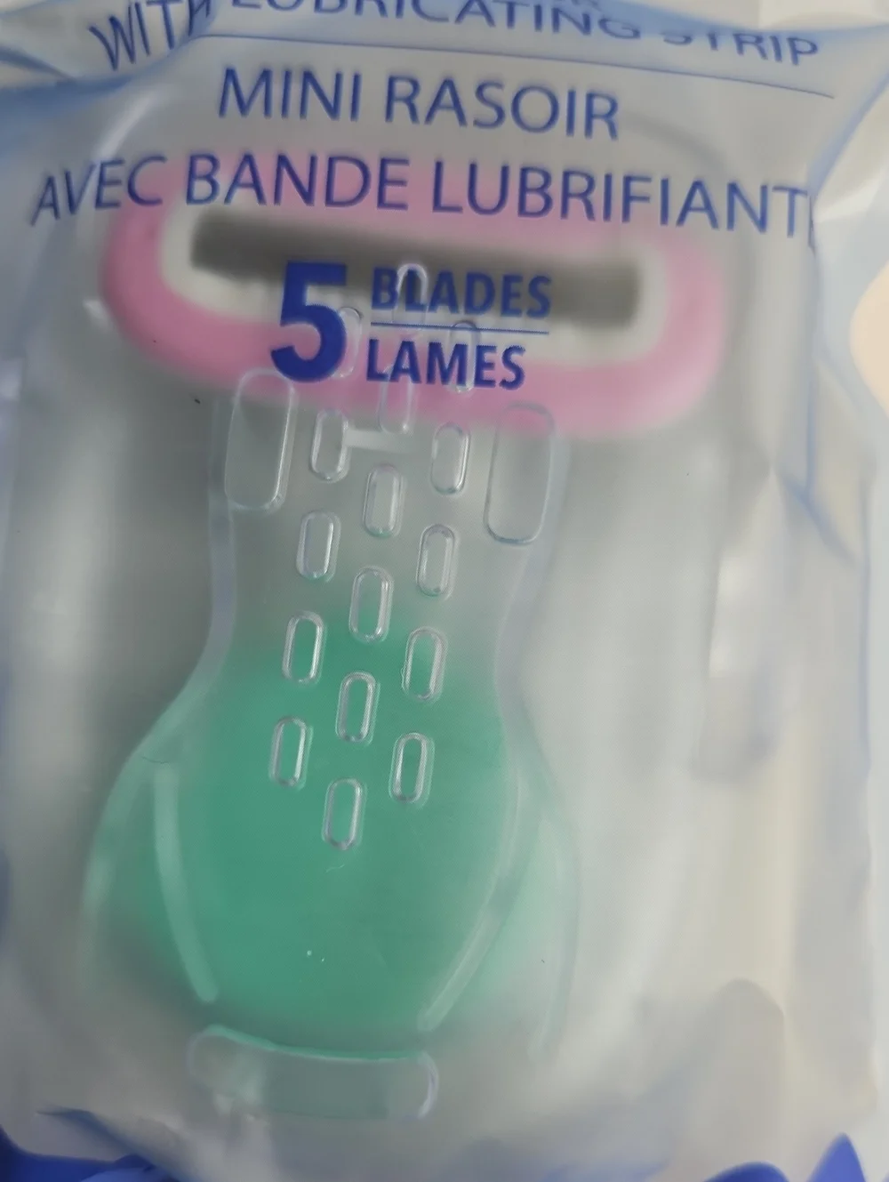 NWT TRAVEL ESSENTIAL VIRAL 5- BLADE ON-THE-GO MINI RAZOR 2x